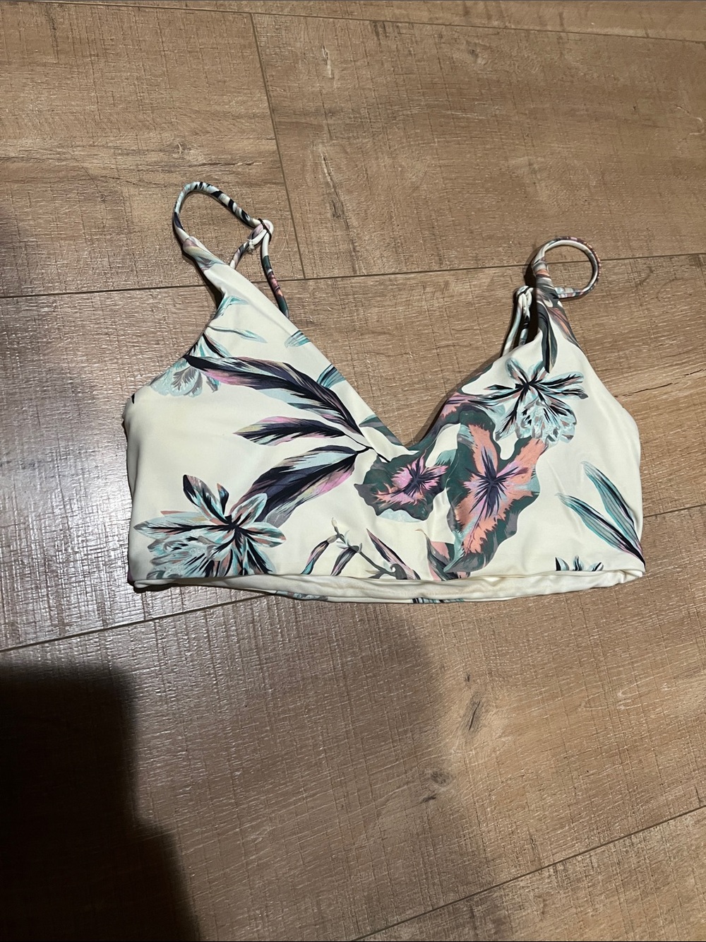 O’Neill small floral swim top like new